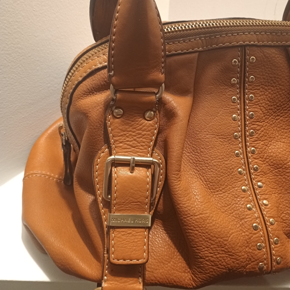 Michael kors purse - Picture 3 of 8